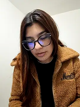 Chat +18 de cutetemari ao vivo