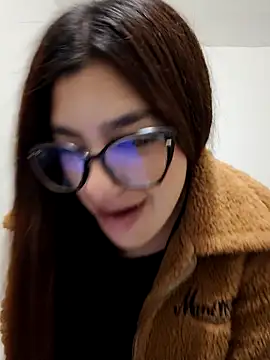 Chat +18 de cutetemari ao vivo