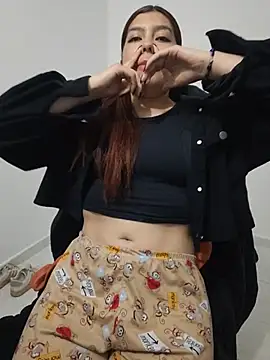 cutetemari XXX чат на живо