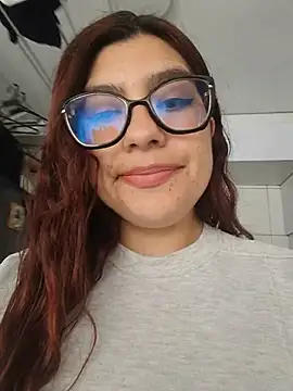 cutetemari Adlı Modelin Canlı XXX Sohbeti