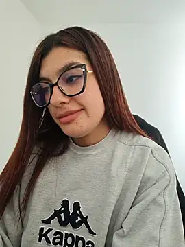 Chat +18 de cutetemari ao vivo