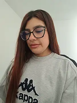 XXX chat uživo modela cutetemari