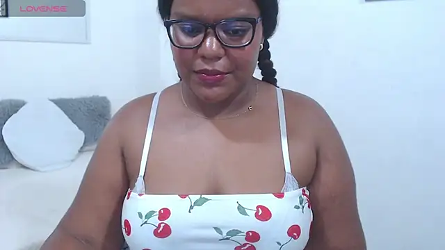 XXX chat uživo modela Gibi_BBW