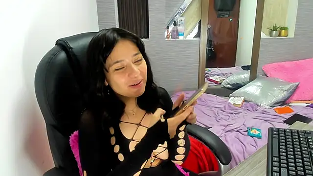 Chat +18 de CattsyCatt ao vivo