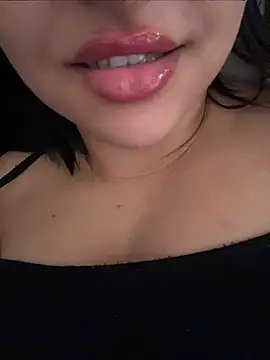 Miss_nana Adlı Modelin Canlı XXX Sohbeti