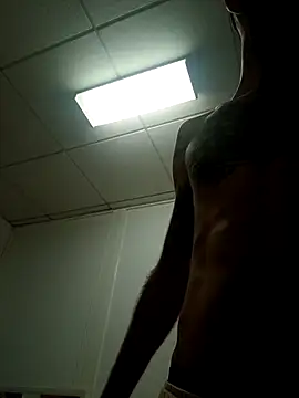 MorenodickStrong Adlı Modelin Web Kamerası Şovu