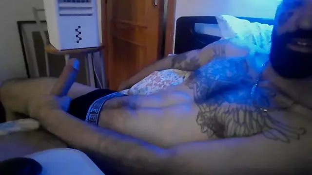 MorenodickStrong Webcam Show