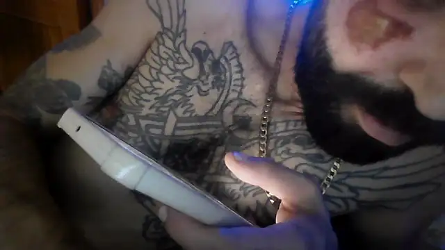 MorenodickStrongn Webbikameraesitys