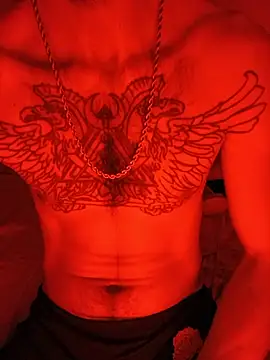 Show modela MorenodickStrong na web-kameri