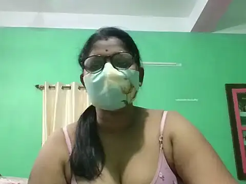 Kavya17のライブXXXチャット