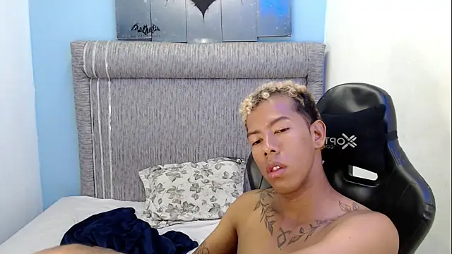 Taylerr_18 Webcam show