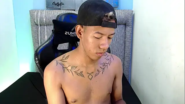 Taylerr_18 webcam show