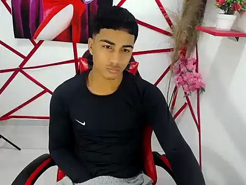Show modela oliver-parker na web-kameri