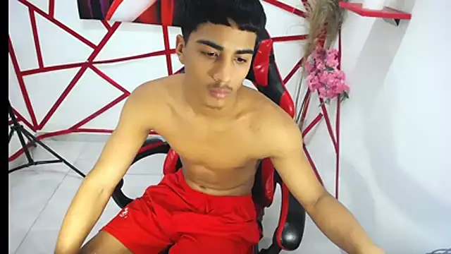 Show modela oliver-parker na web-kameri