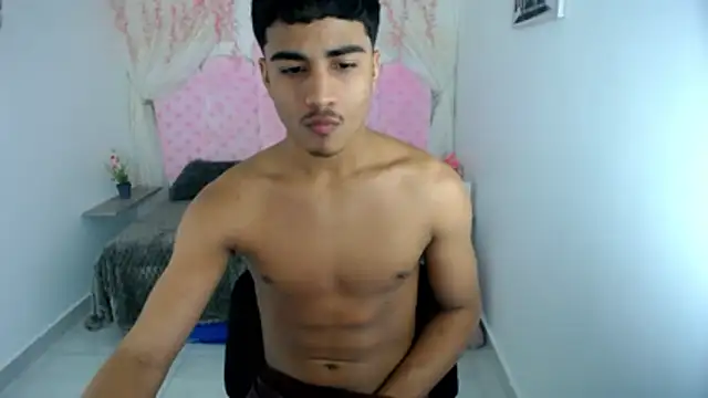 oliver-parker Show Webcam