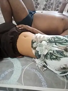 Show modela neha_singh0 na web-kameri