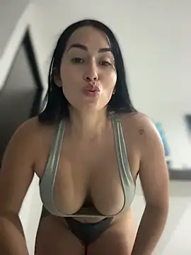 צ'אט XXX בשידור חי של areviklusine1