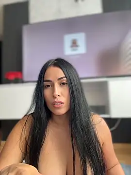areviklusine1 Show Webcam