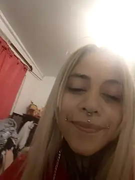 sofigirlgold webcam show