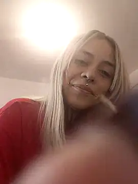 sofigirlgold webcam show