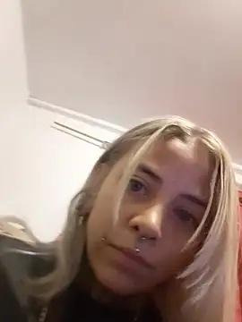 sofigirlgold webcam show