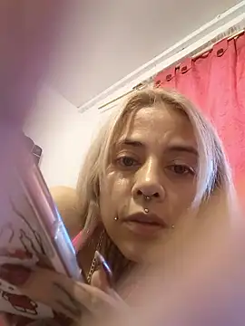 Show modela sofigirlgold na web-kameri