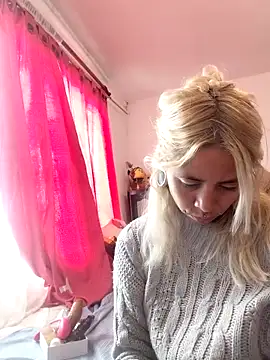 Show de sofigirlgold na webcam