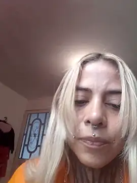 sofigirlgold Adlı Modelin Canlı Sohbet Odası