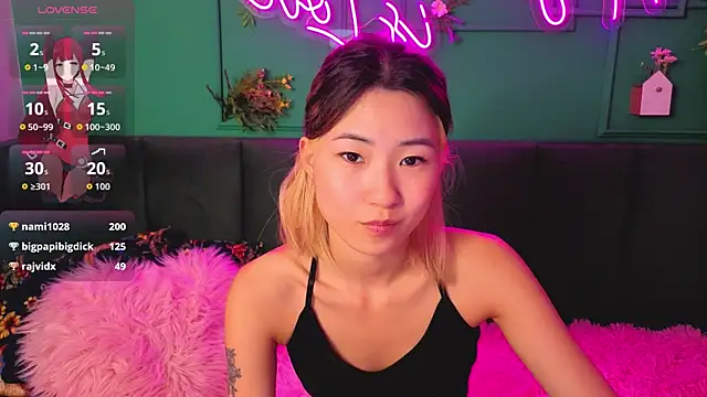 Runi_Asian Show in webcam