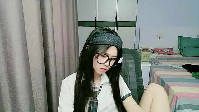 xiaoxiaoyu030 现场性爱视讯表演