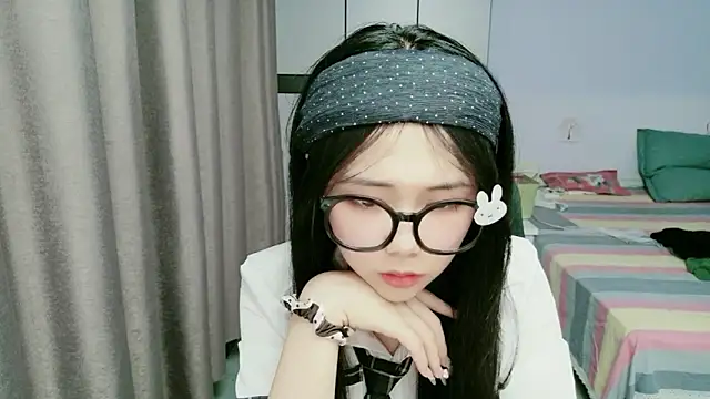 xiaoxiaoyu030 现场性爱视讯表演