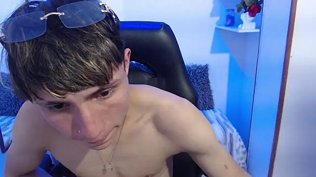 Yao_23's Webcam Show
