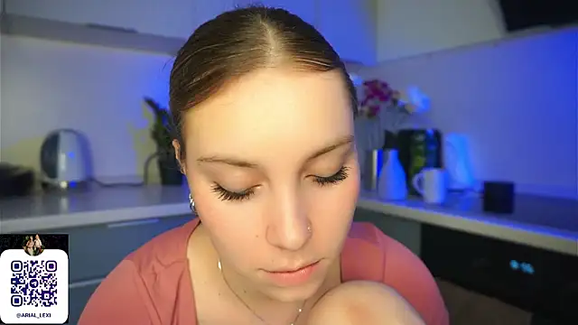 Sairallyn live XXX chat