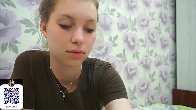 Sairallyn Adlı Modelin Canlı XXX Sohbeti