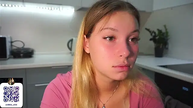 Sairallyn's Live XXX Chat