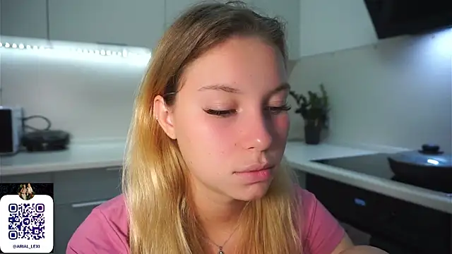 Sairallyn's Live XXX Chat