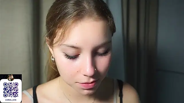 แชท XXX สดของ Sairallyn