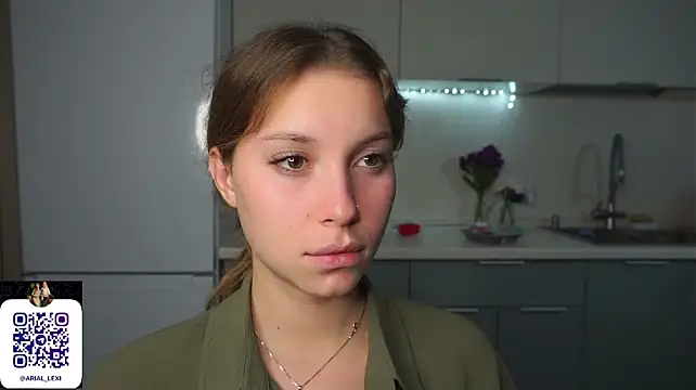 Sairallyn Adlı Modelin Canlı XXX Sohbeti