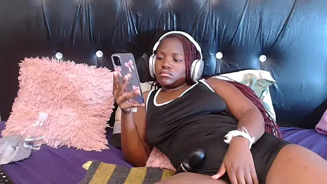 PunkinbuttXx05's Live XXX Chat