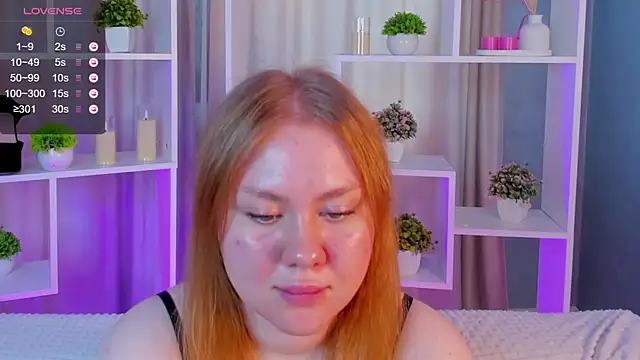 AlexaaBee webcam show