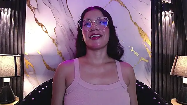 BrianaGaging's Live XXX Chat