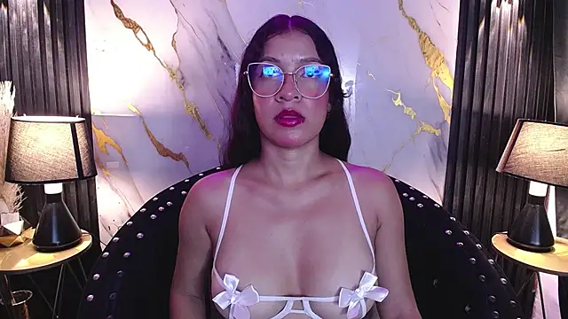 BrianaGaging's Live XXX Chat