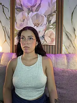 BrianaGaging Chat XXX in diretta