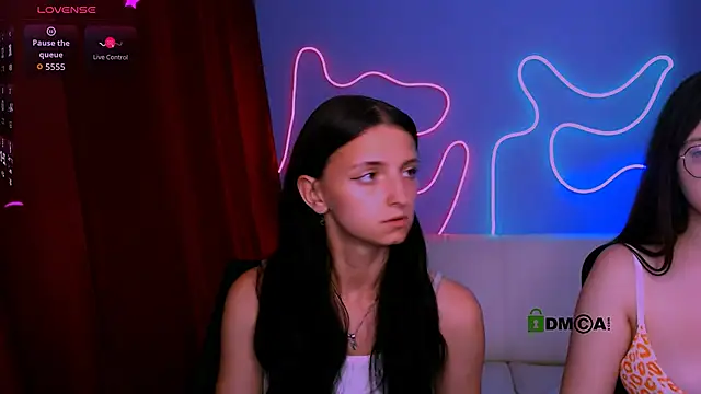 caroline_honeyy Webcam Show