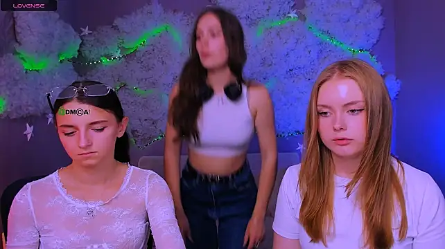 הופעת וובקאם של caroline_honeyy