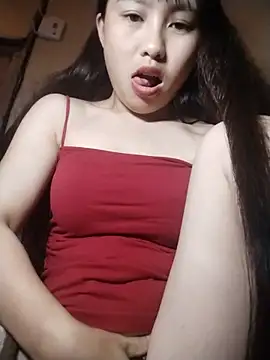 Cherry-squirtt 网络视讯表演