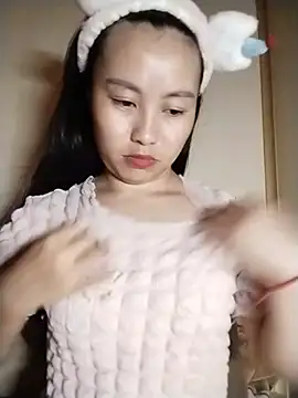 Cherry-squirtt 在線直播表演