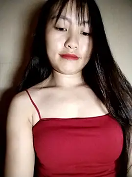 Cherry-squirtt Chat XXX in diretta