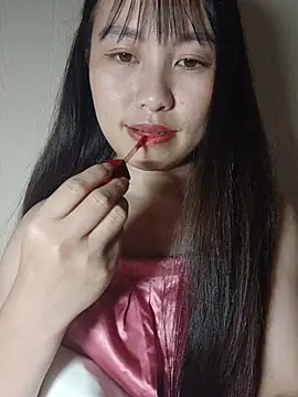 Cherry-squirtt 网络视讯表演