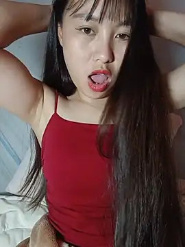 Pokazy przed kamerką – Cherry-squirtt